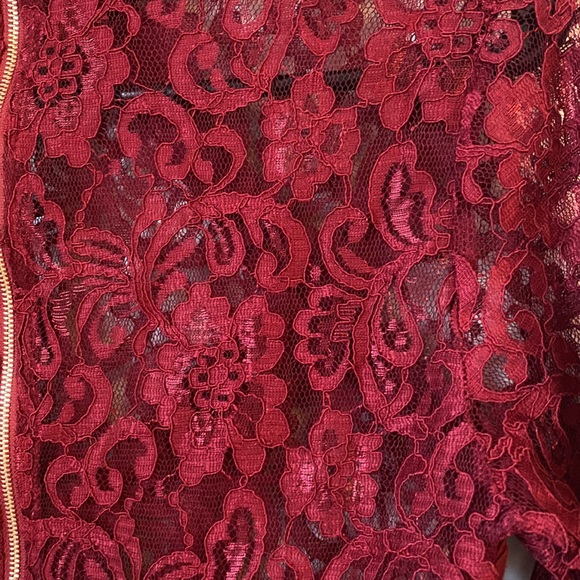 Red romper shorts - Picture 3 of 4